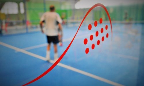 Padelbaan met Plexiglas wanden